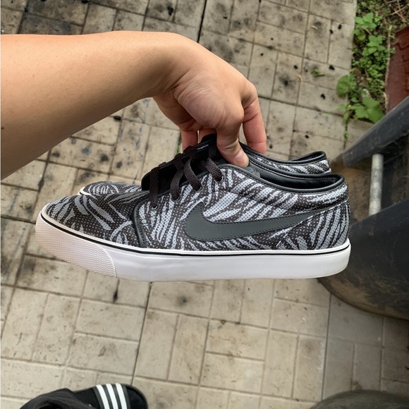 Nike Toki Low TXT Print skateboarding
Size 10 - Picture 7 of 7